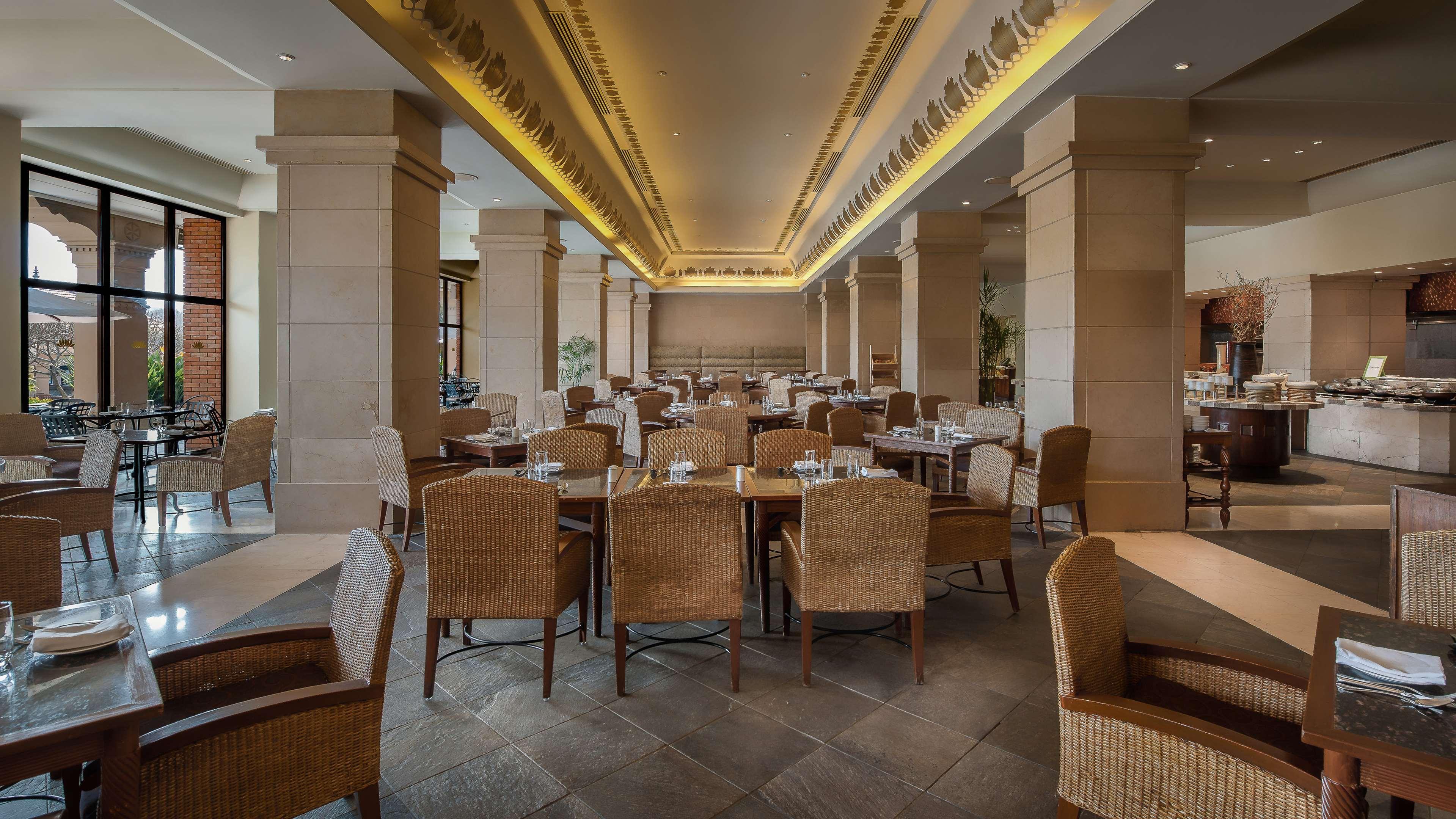 Hyatt Regency Kathmandu Hotel Екстериор снимка